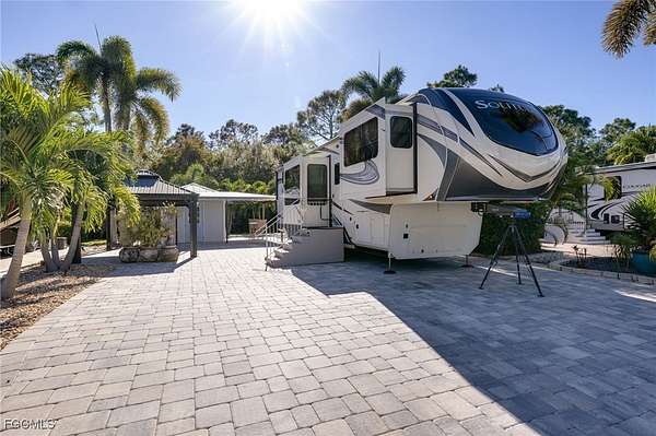 0.1 Acres of Land for Sale in Fort Myers, Florida