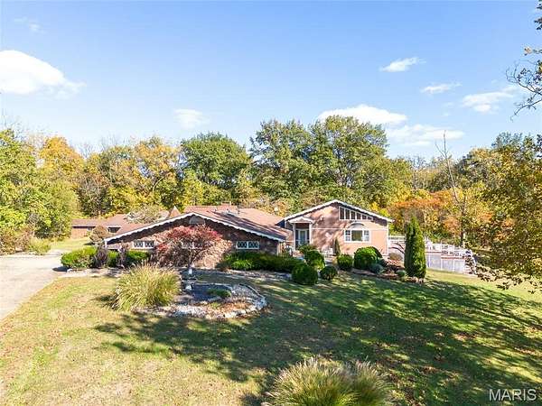 8.75 Acres of Residential Land with Home for Sale in Trenton, Illinois