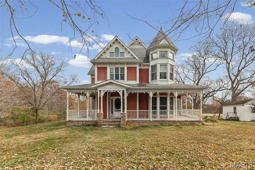 4 Acres of Residential Land with Home for Sale in Fayetteville, Illinois