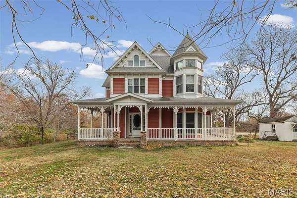 4 Acres of Residential Land with Home for Sale in Fayetteville, Illinois