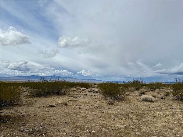 1.25 Acres of Land for Sale in Dolan Springs, Arizona