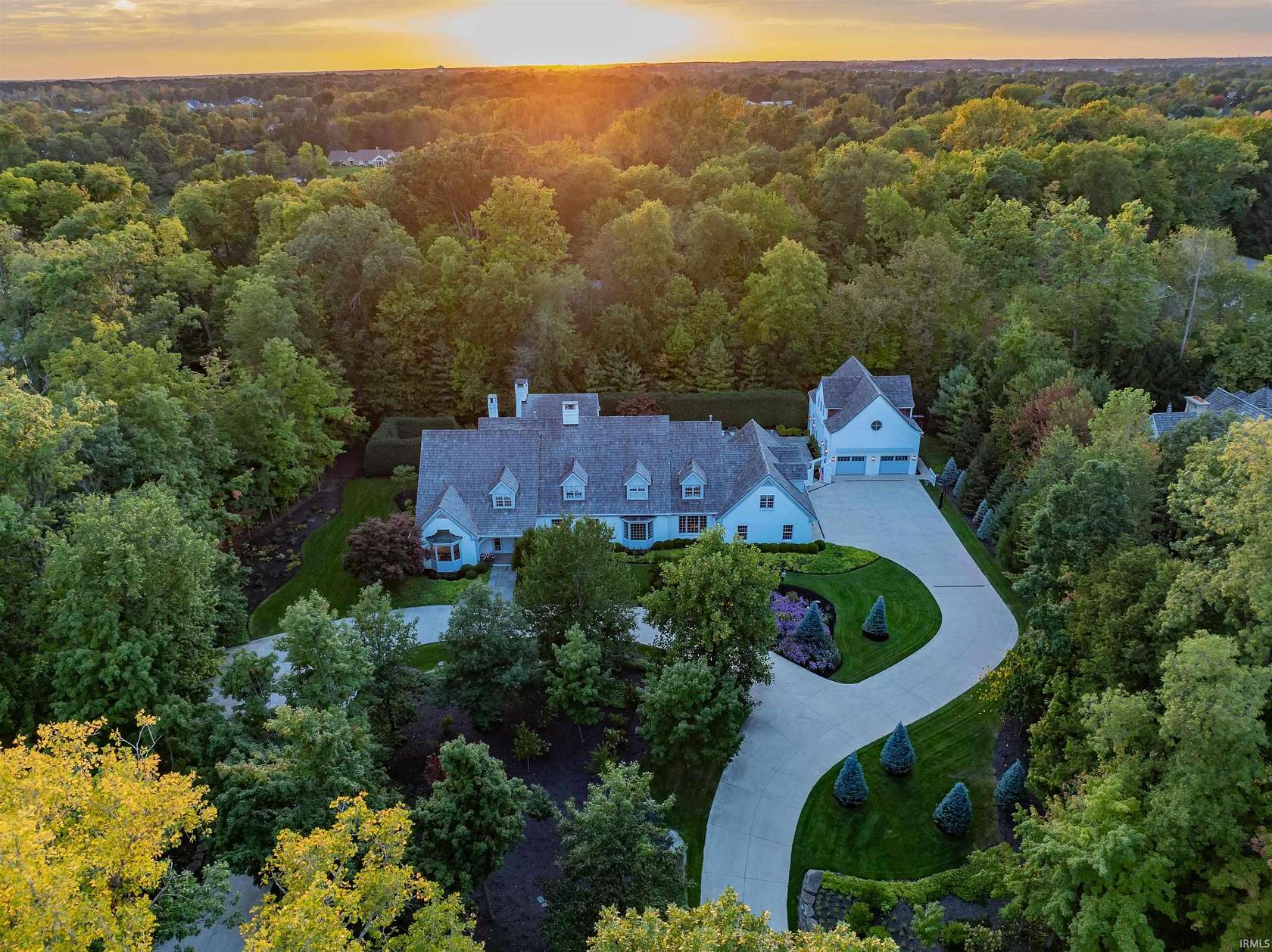 1.65 Acres of Residential Land with Home for Sale in Fort Wayne, Indiana