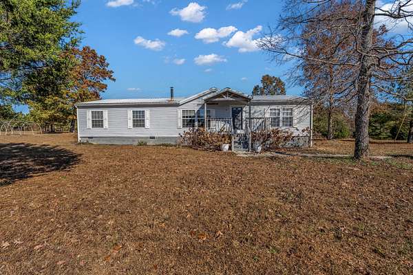 6.89 Acres of Residential Land with Home for Sale in Waynesboro, Tennessee