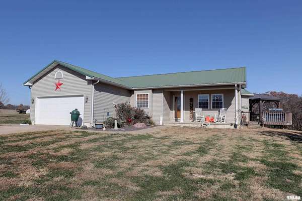 5 Acres of Residential Land with Home for Sale in Loraine, Illinois