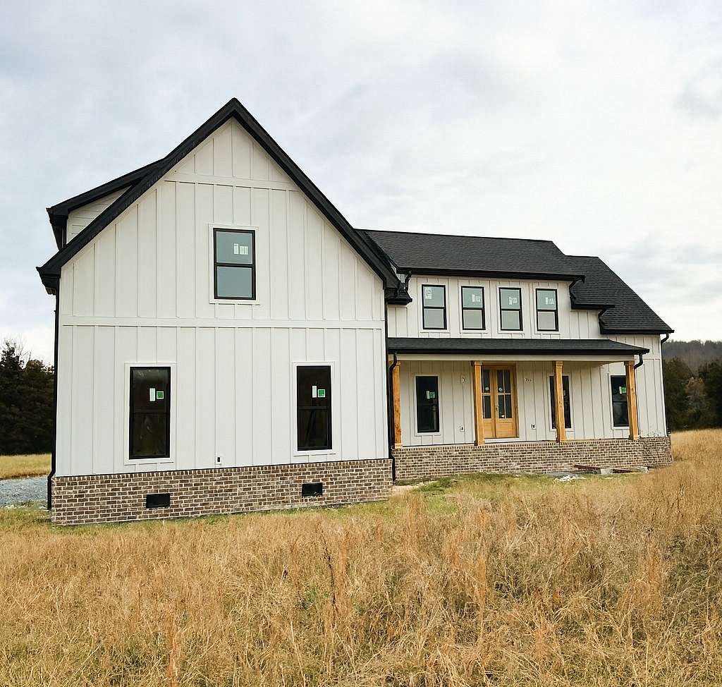 5.13 Acres of Residential Land with Home for Sale in Lascassas, Tennessee