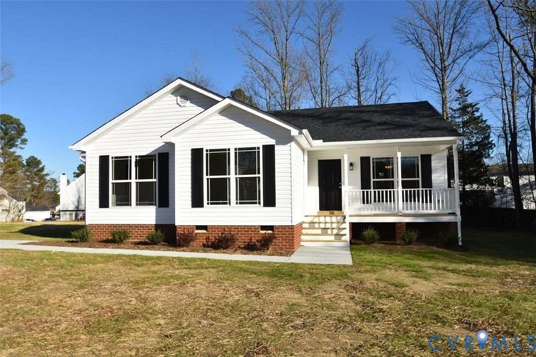 1.6 Acres of Residential Land with Home for Sale in Louisa, Virginia