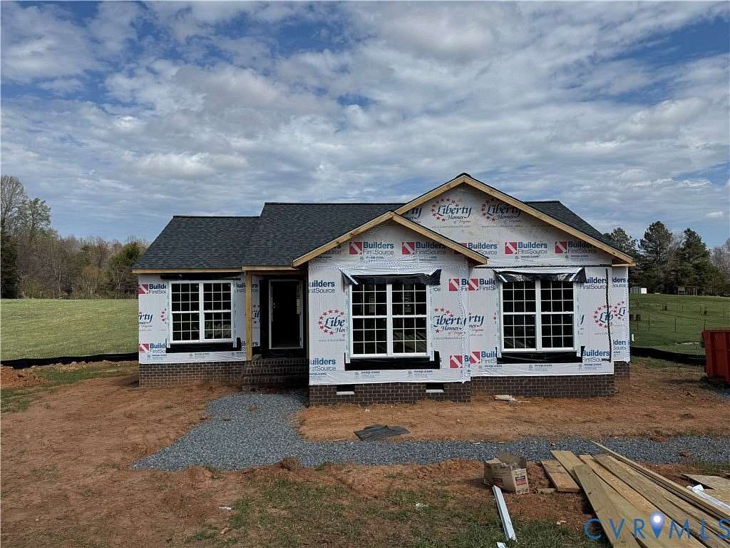 1.6 Acres of Land with Home for Sale in Louisa, Virginia