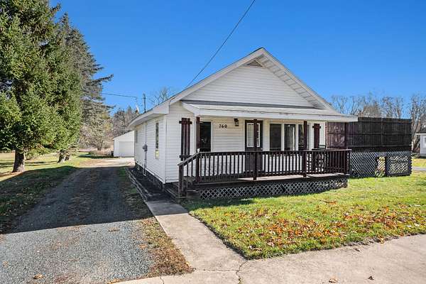 4.34 Acres of Residential Land with Home for Sale in Reed City, Michigan