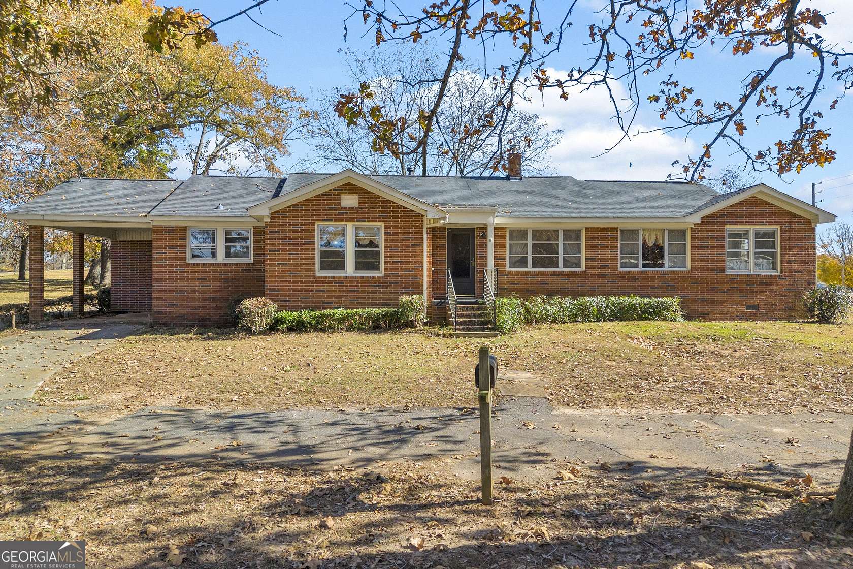 1.53 Acres of Residential Land with Home for Sale in Commerce, Georgia