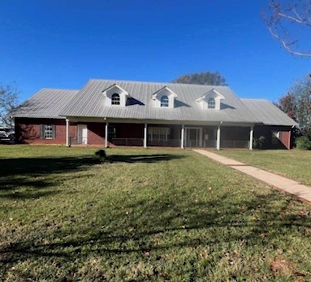 6.5 Acres of Residential Land with Home for Sale in Nacogdoches, Texas