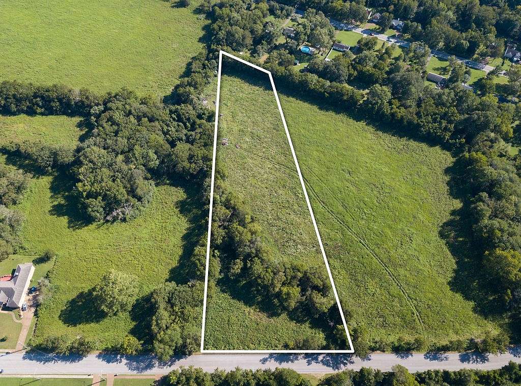 5.42 Acres of Residential Land for Auction in Whites Creek, Tennessee