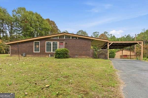 5.37 Acres of Residential Land with Home for Sale in Cedartown, Georgia