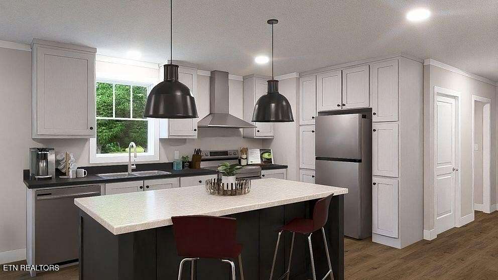 1.73 Acres of Residential Land with Home for Sale in Clinton, Tennessee