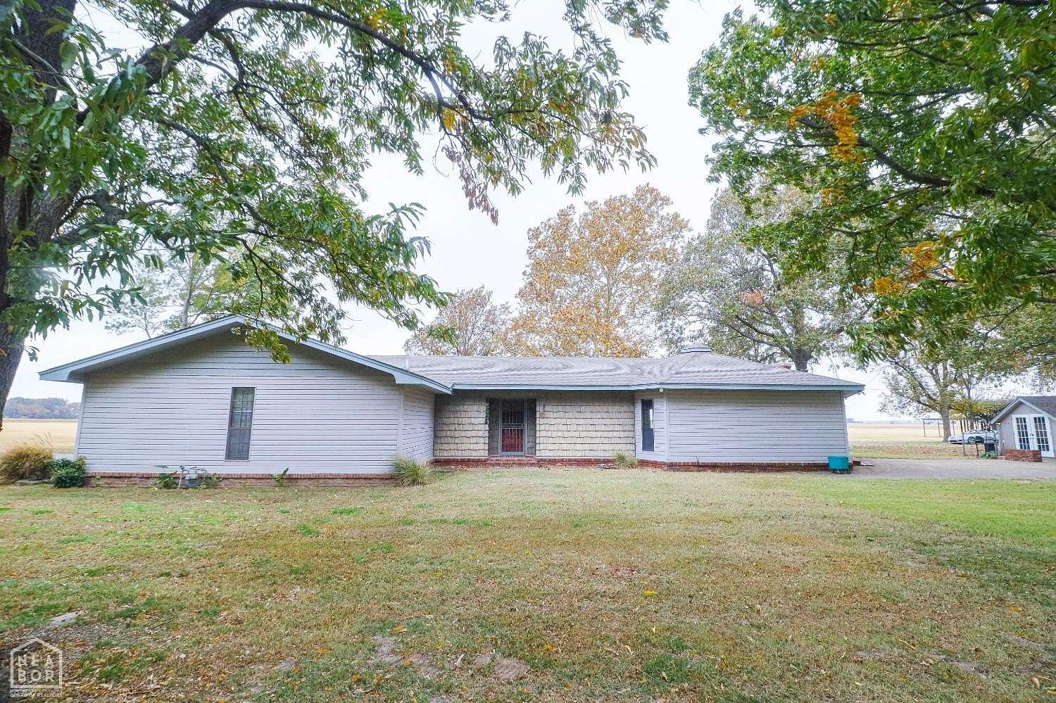 2.76 Acres of Residential Land with Home for Sale in Harrisburg, Arkansas