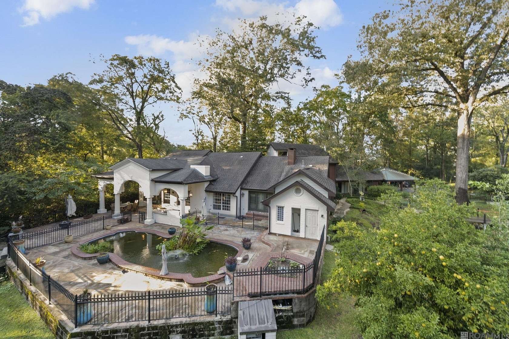 5.29 Acres of Land with Home for Sale in Baton Rouge, Louisiana