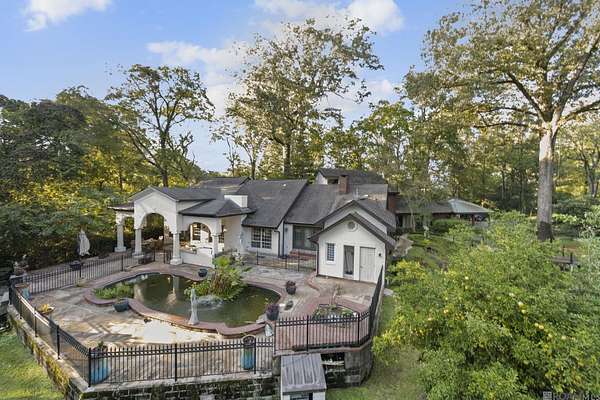 5.29 Acres of Land with Home for Sale in Baton Rouge, Louisiana