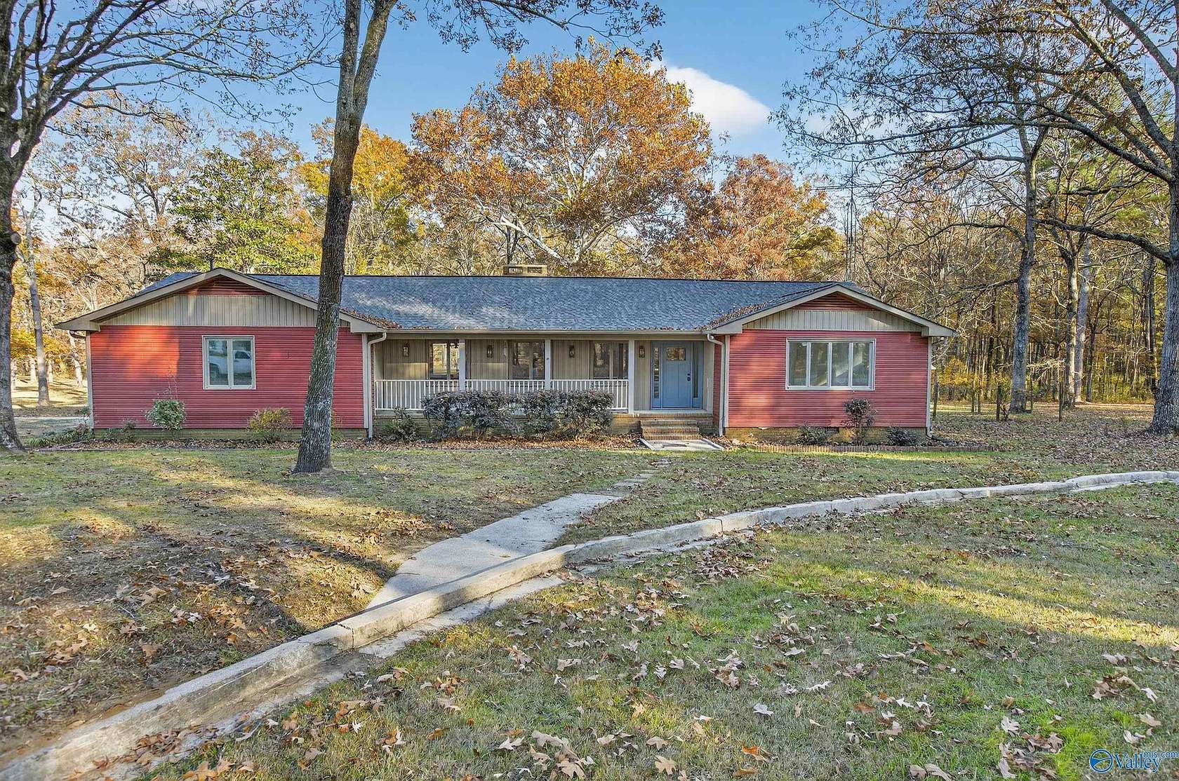 3.72 Acres of Residential Land with Home for Sale in Gadsden, Alabama