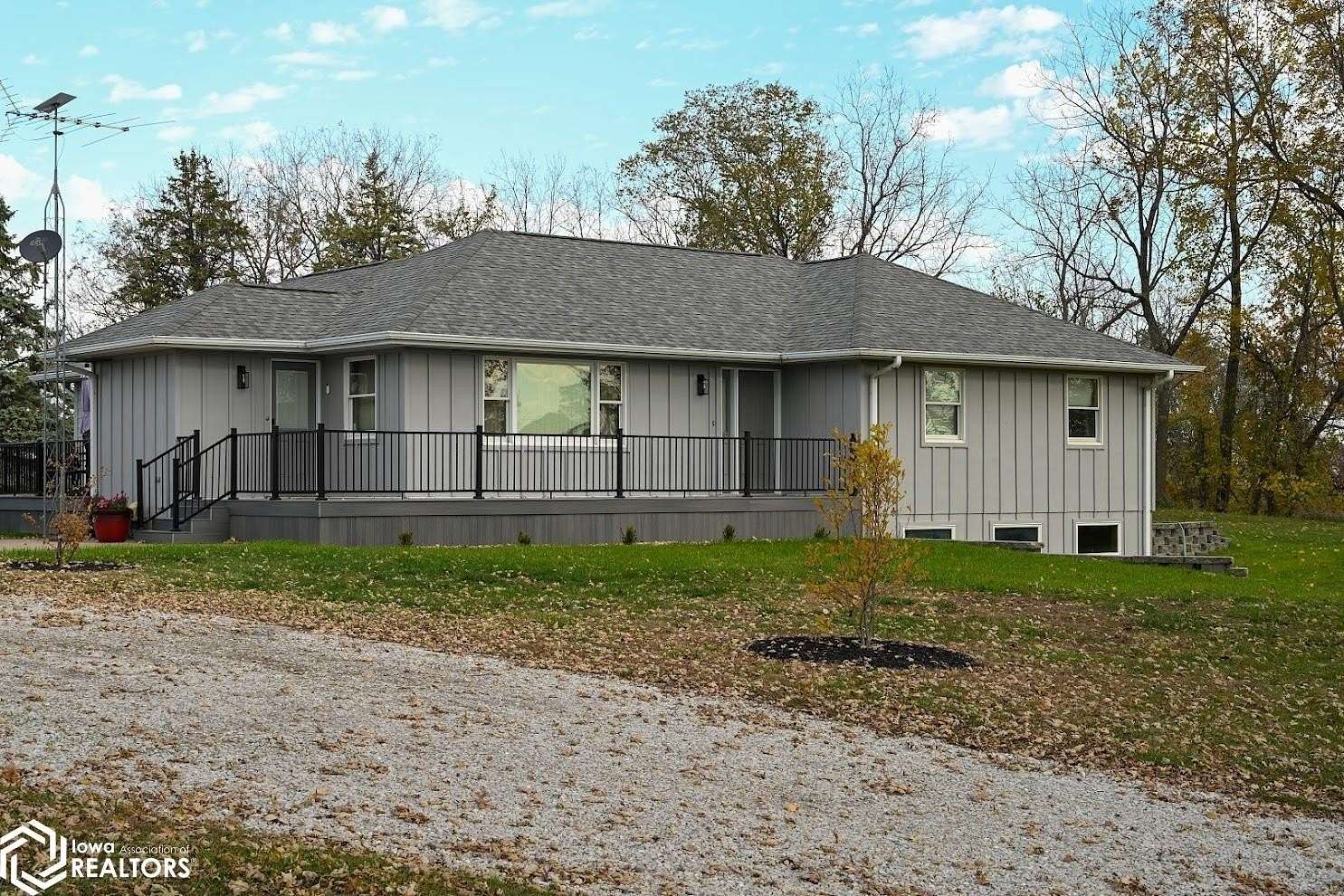 4.29 Acres of Residential Land with Home for Sale in Oskaloosa, Iowa