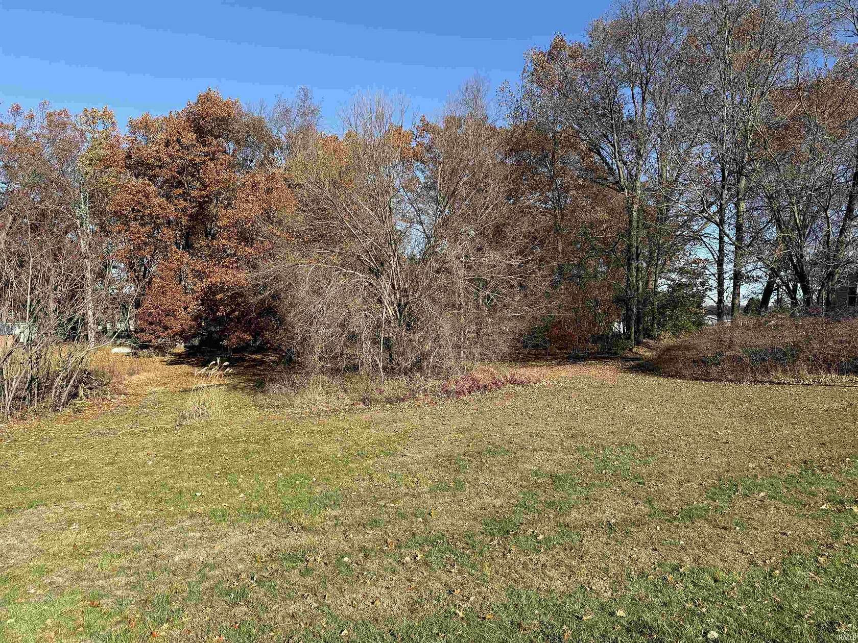 1 Acre of Residential Land for Sale in Wolcottville, Indiana