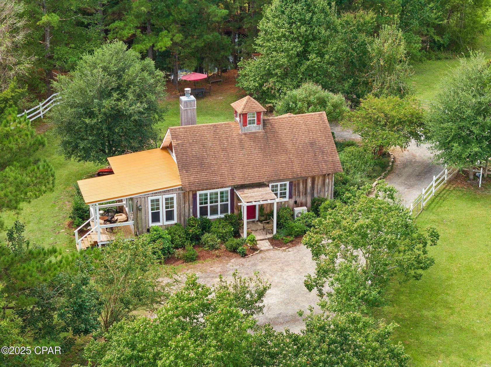 10 Acres of Land with Home for Sale in Vernon, Florida