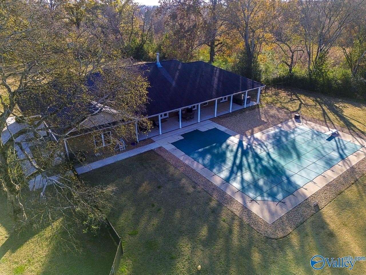 19 Acres of Land with Home for Sale in Harvest, Alabama