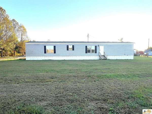 2 Acres of Residential Land with Home for Sale in Russell Springs, Kentucky