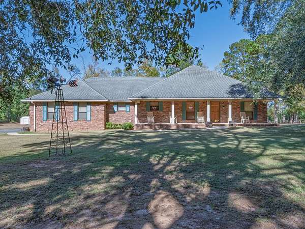 2 Acres of Residential Land with Home for Sale in Tallahassee, Florida