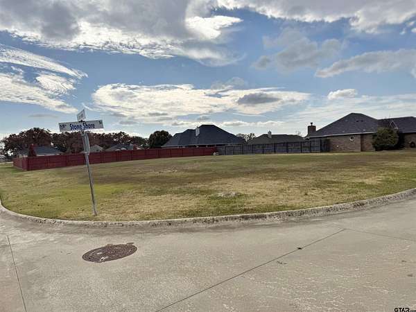 0.33 Acres of Residential Land for Sale in Mount Pleasant, Texas