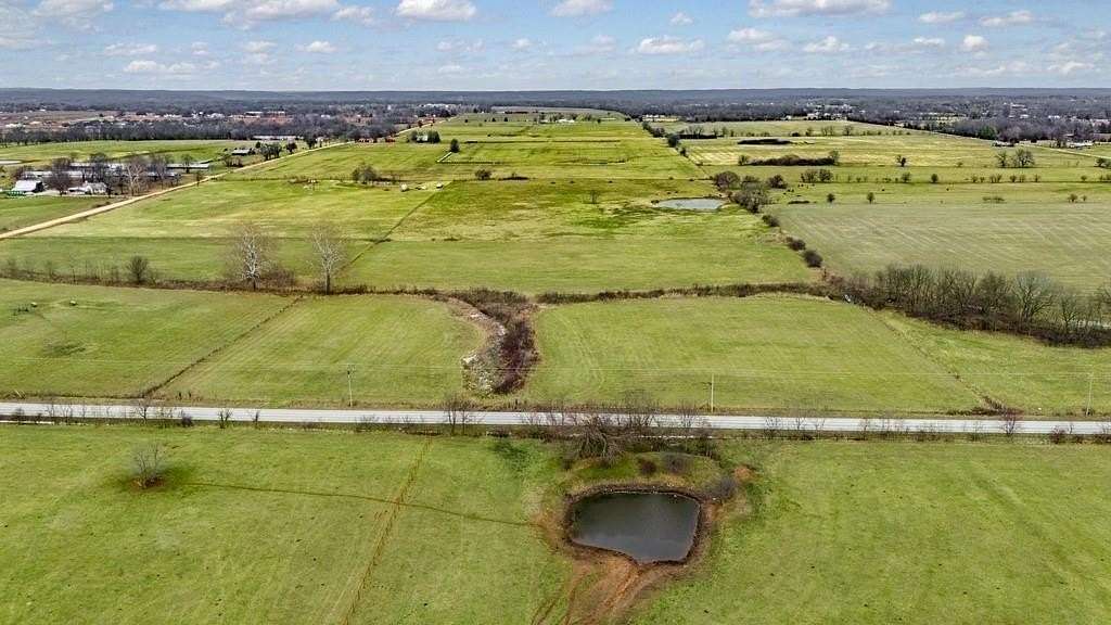 10 Acres of Land for Sale in Pea Ridge, Arkansas