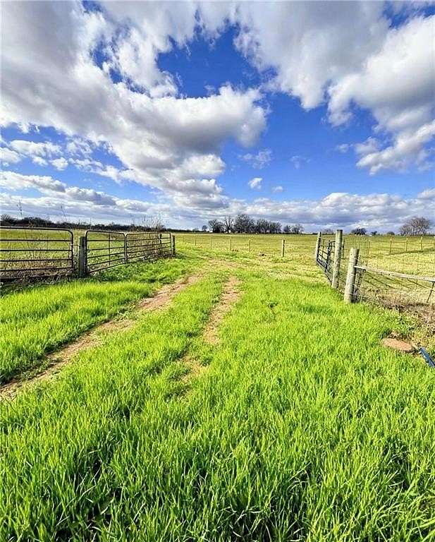 10 Acres of Land for Sale in Pea Ridge, Arkansas