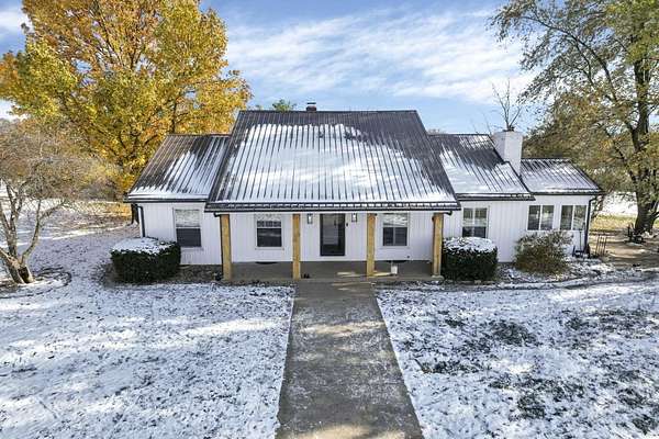 9.12 Acres of Land with Home for Sale in Circleville, Ohio