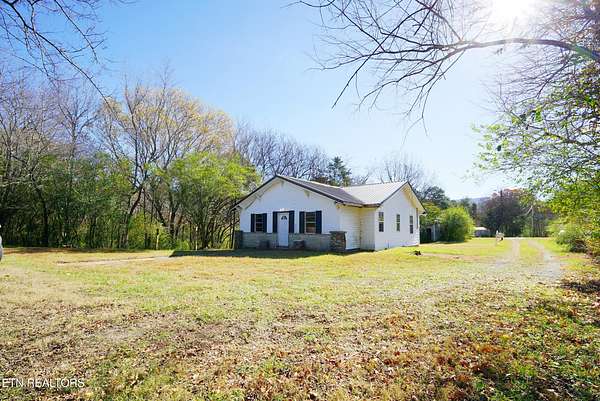 20 Acres of Agricultural Land with Home for Sale in Etowah, Tennessee