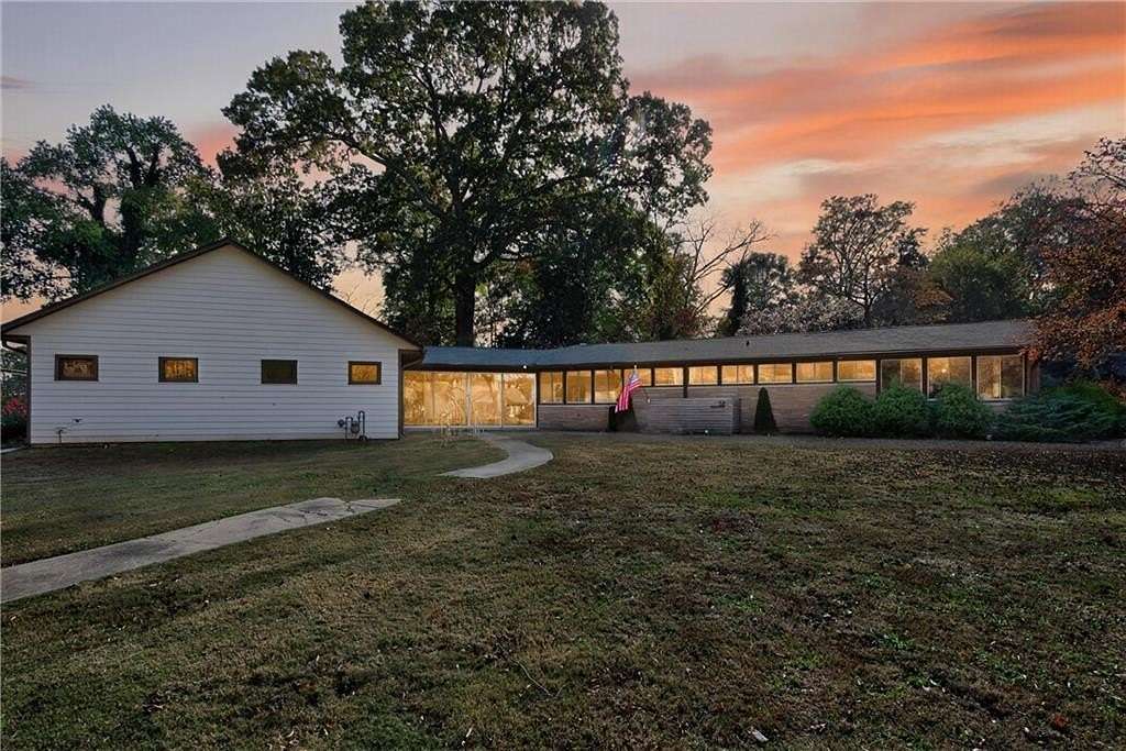 1.5 Acres of Residential Land with Home for Sale in Hampton, Georgia