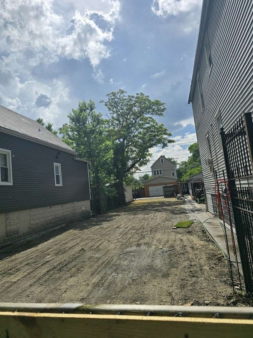 0.07 Acres of Land for Sale in Chicago, Illinois