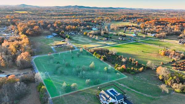 5 Acres of Residential Land for Sale in Christiana, Tennessee