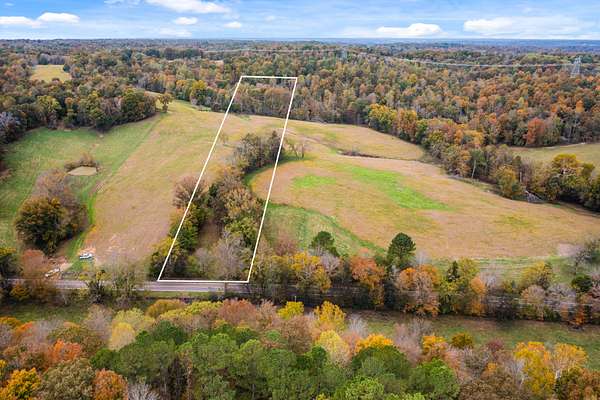 6 Acres of Land for Sale in Palmyra, Tennessee