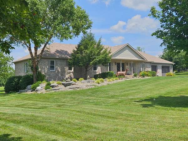 5 Acres of Land with Home for Sale in Nicholasville, Kentucky