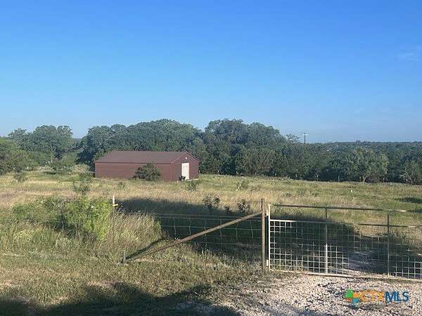 1 Acre of Improved Residential Land for Sale in Kempner, Texas