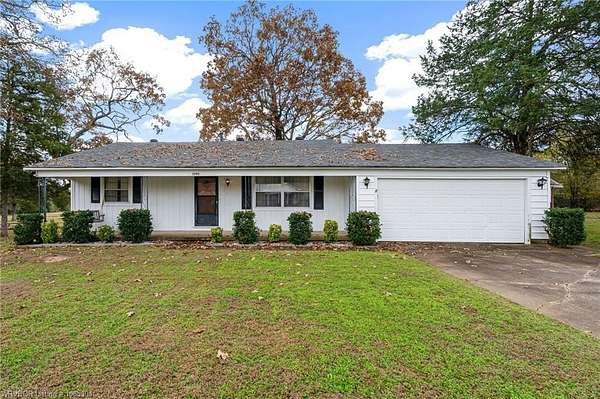 7.75 Acres of Residential Land with Home for Sale in Barling, Arkansas