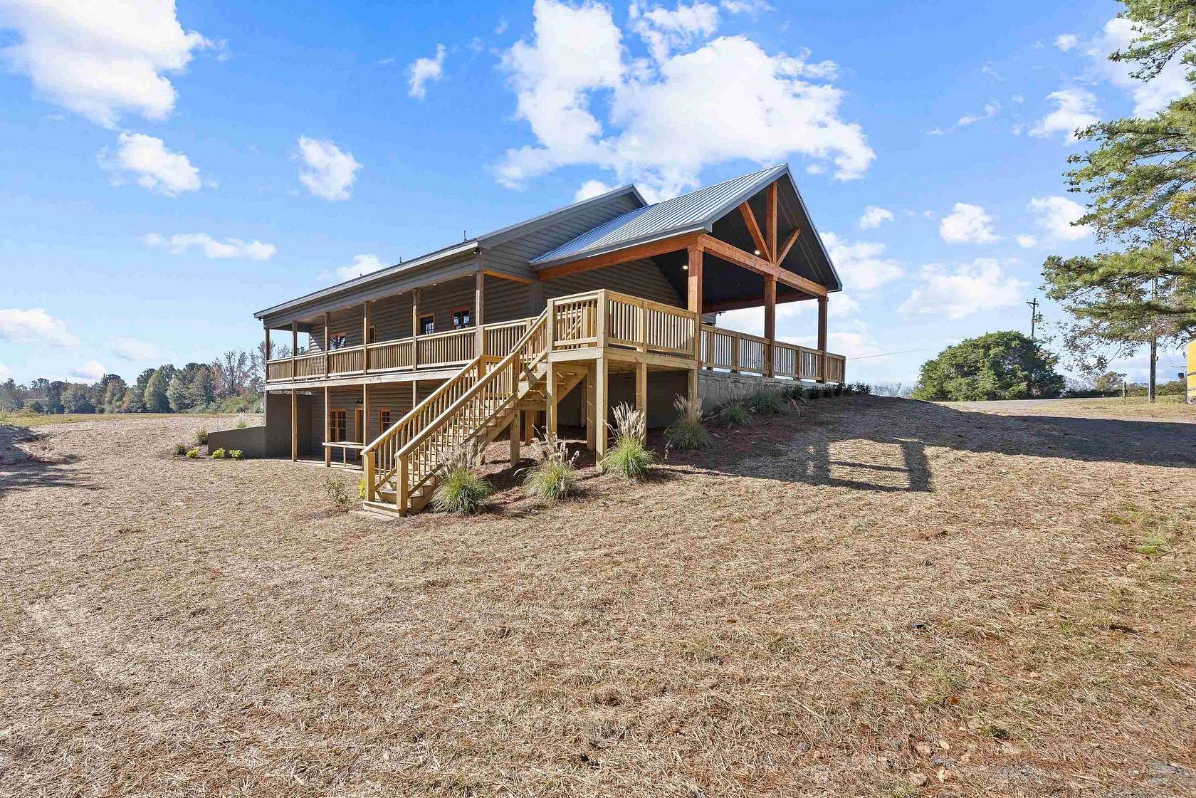 1.5 Acres of Residential Land with Home for Sale in Eatonton, Georgia