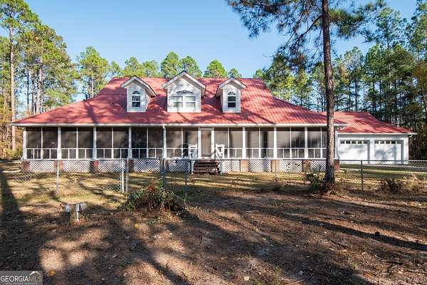 5 Acres of Residential Land with Home for Sale in Waycross, Georgia