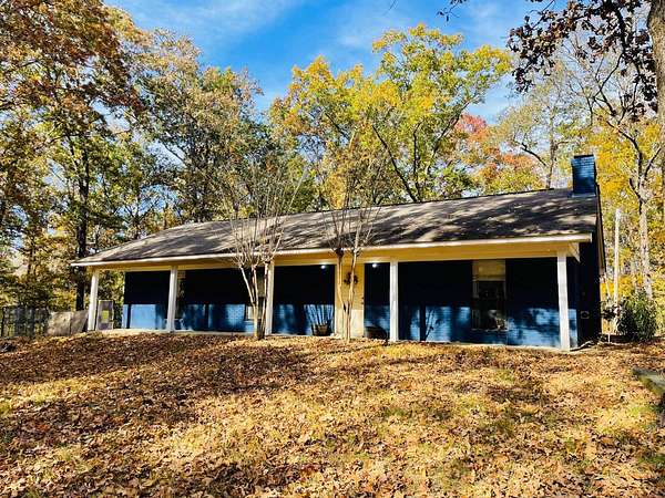 3 Acres of Residential Land with Home for Sale in Grenada, Mississippi