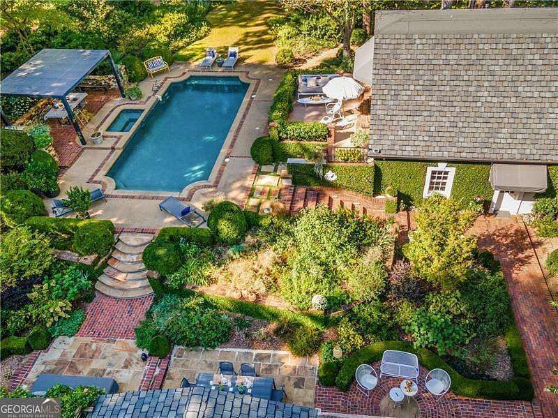 1.6 Acres of Residential Land with Home for Lease in Atlanta, Georgia