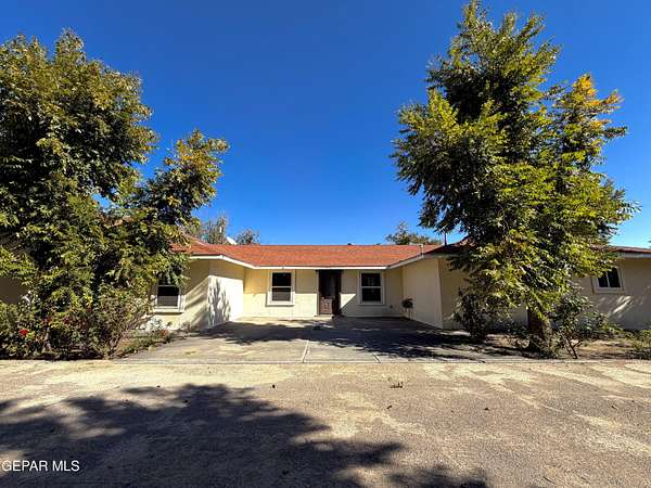 2 Acres of Residential Land with Home for Sale in Anthony, New Mexico