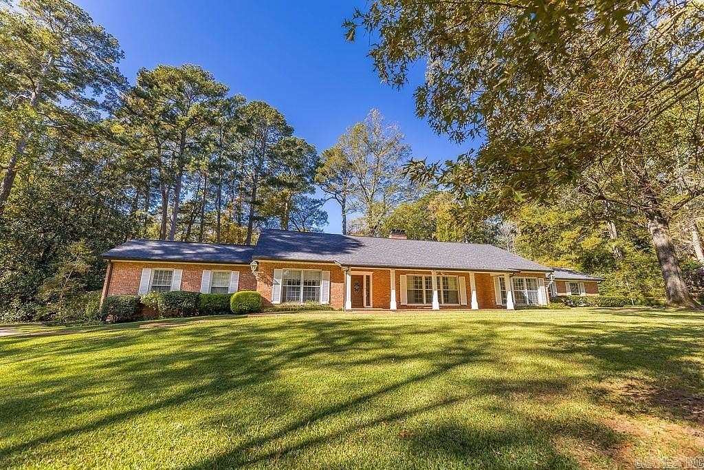 3.17 Acres of Residential Land with Home for Sale in El Dorado, Arkansas