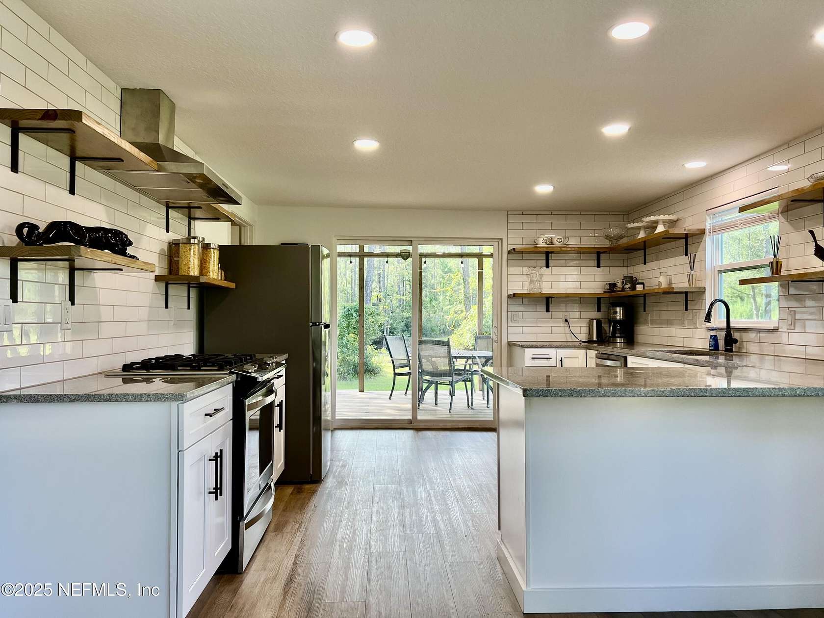 2.55 Acres of Residential Land with Home for Sale in Jacksonville, Florida