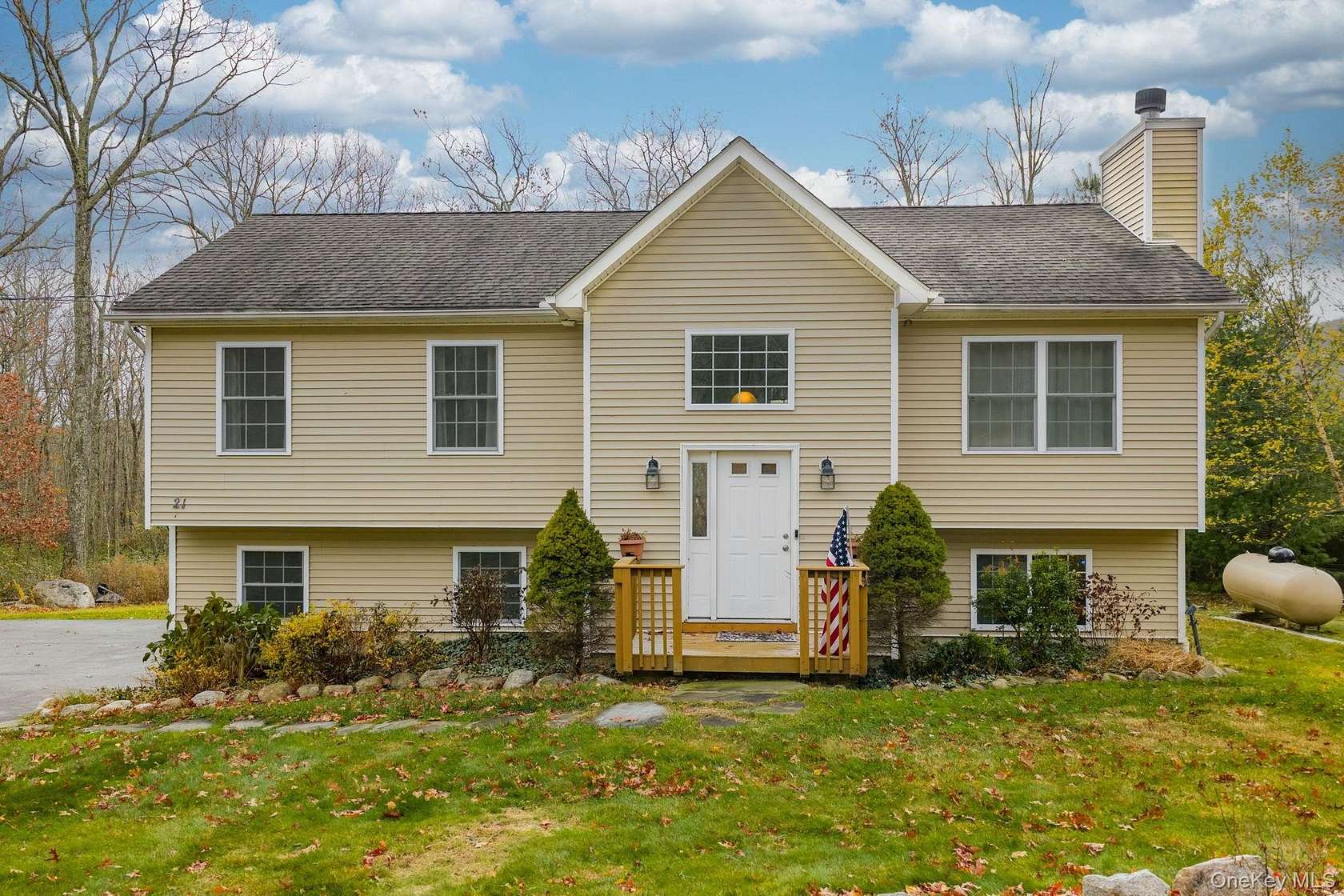 1.5 Acres of Residential Land with Home for Sale in Wurtsboro, New York