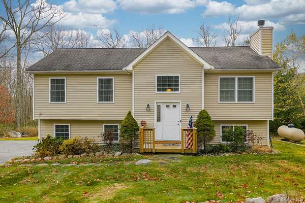 1.5 Acres of Residential Land with Home for Sale in Wurtsboro, New York