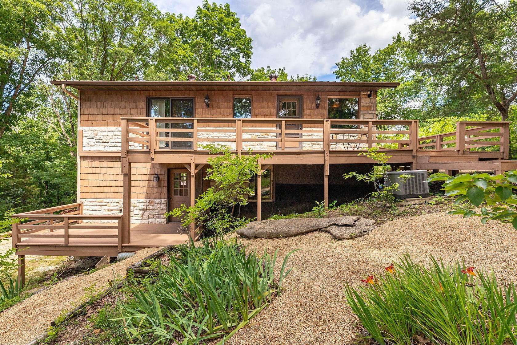 7 Acres of Improved Mixed-Use Land for Sale in Branson, Missouri