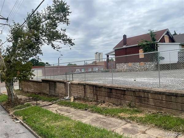0.18 Acres of Commercial Land for Sale in St. Louis, Missouri